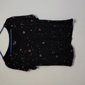 Black shirt